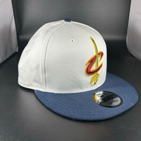 Cleveland Cavaliers New Era NBA 9FIFTY Snapback Hat Cap White Navy NEW NWT - Picture 2 of 6